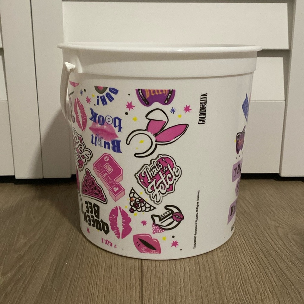 Mean girls popcorn bucket!!💗
